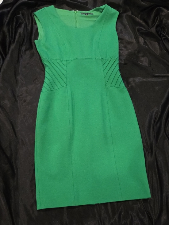 ANTONIO MELANI Dresses & Skirts - ANTONIO MELANI Emerald Green Cap-Sleeve Sheath Dress